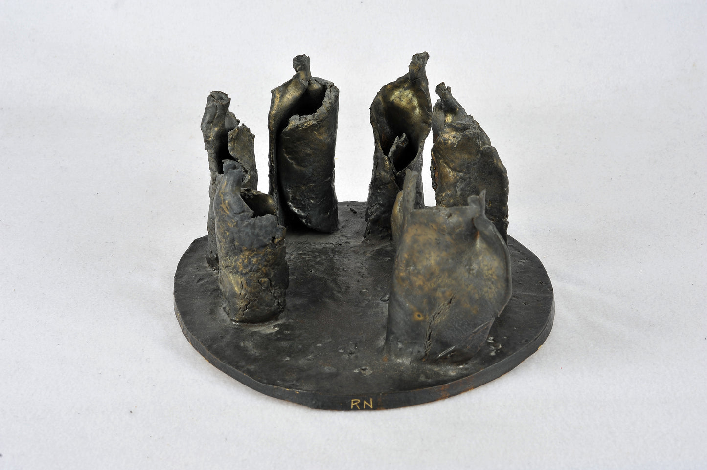 EL CIRULO. Escultura en gres. Ricardo Nowinski, Uruguay. Año 2005, 27x15 cm