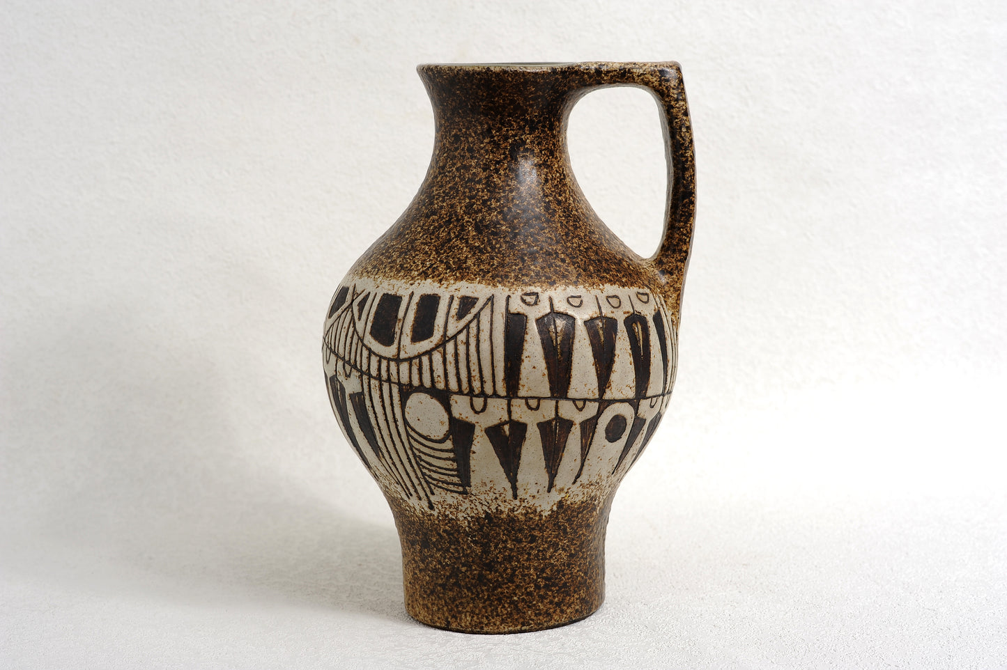 JARRÓN EN CERÁMICA. Jaime Nowinski, Uruguay. Año 2004, 33x20cm