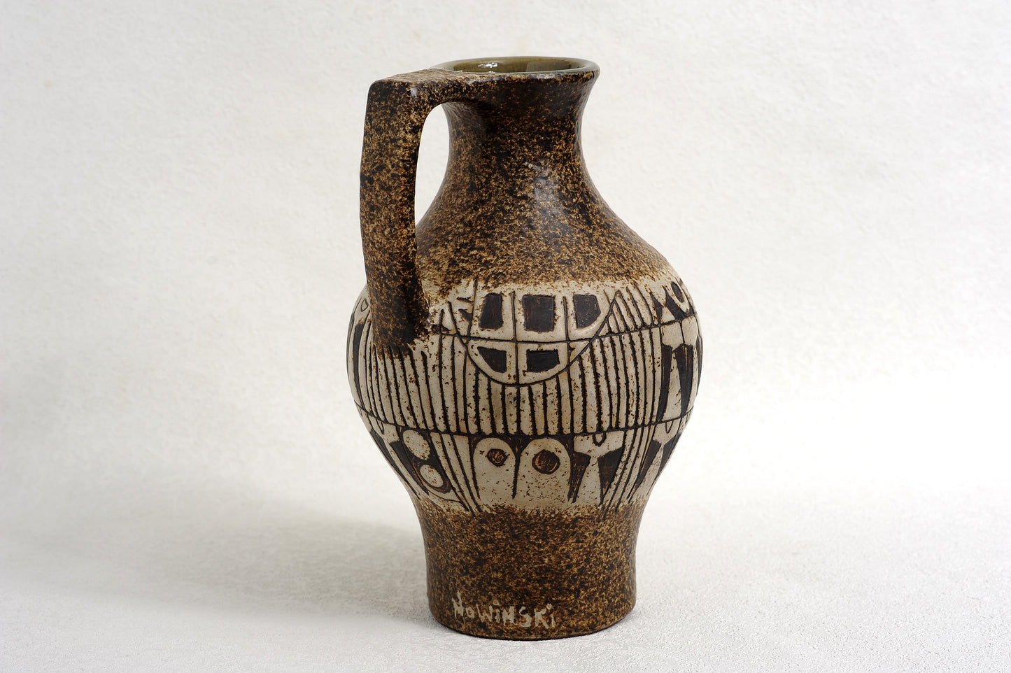 JARRÓN EN CERÁMICA. Jaime Nowinski, Uruguay. Año 2004, 33x20cm