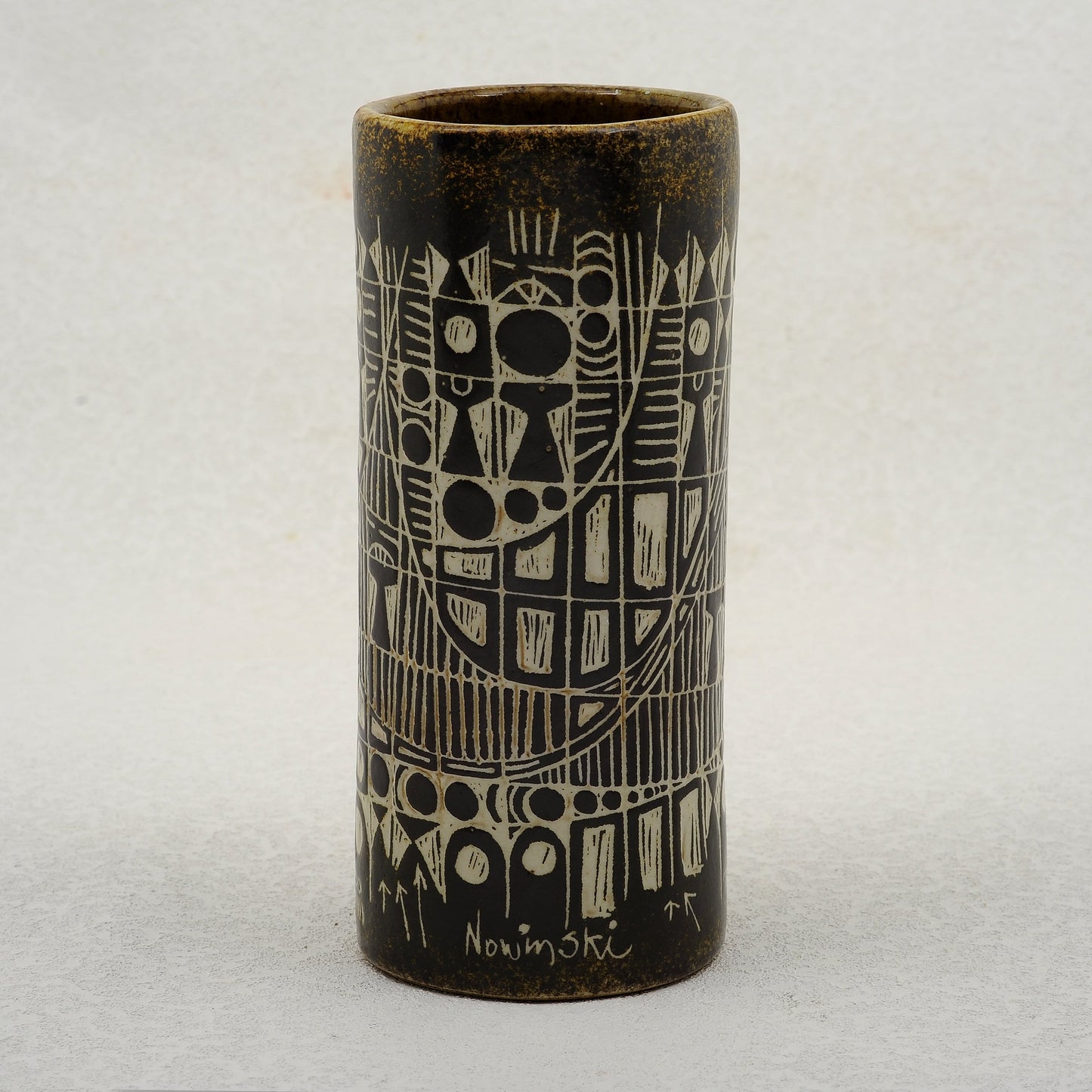CILINDRO EN CERÁMICA. Jaime Nowinski, Uruguay. Año 1983, 27x12cm