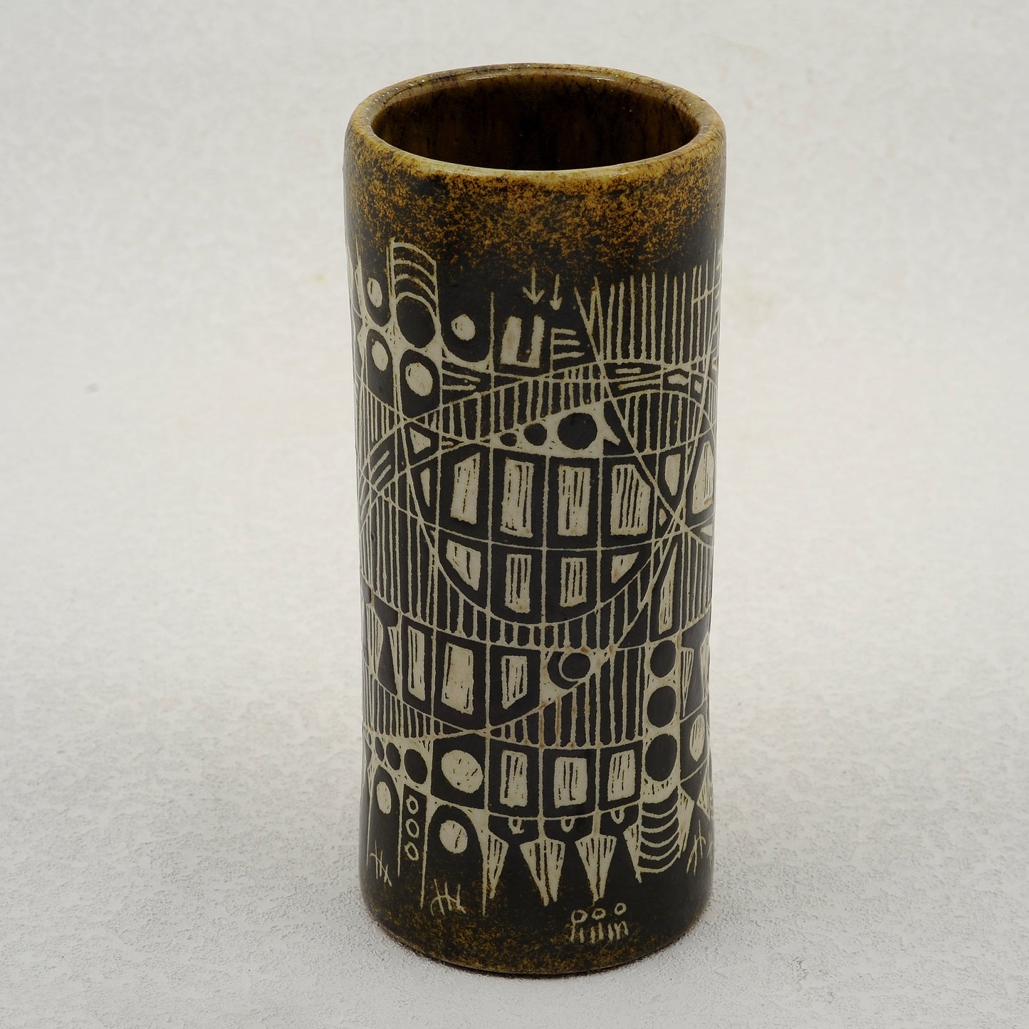 CILINDRO EN CERÁMICA. Jaime Nowinski, Uruguay. Año 1983, 27x12cm