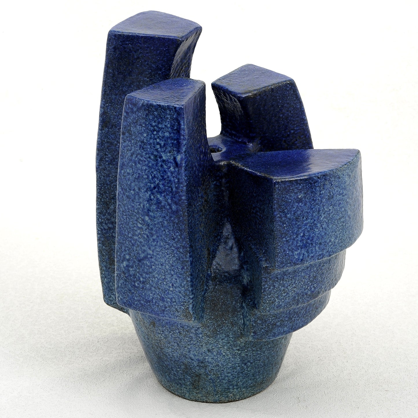 ESCULTURA en gres. Sin título. Jaime Nowinski, Uruguay. Año 1989, 47x47x36 cm