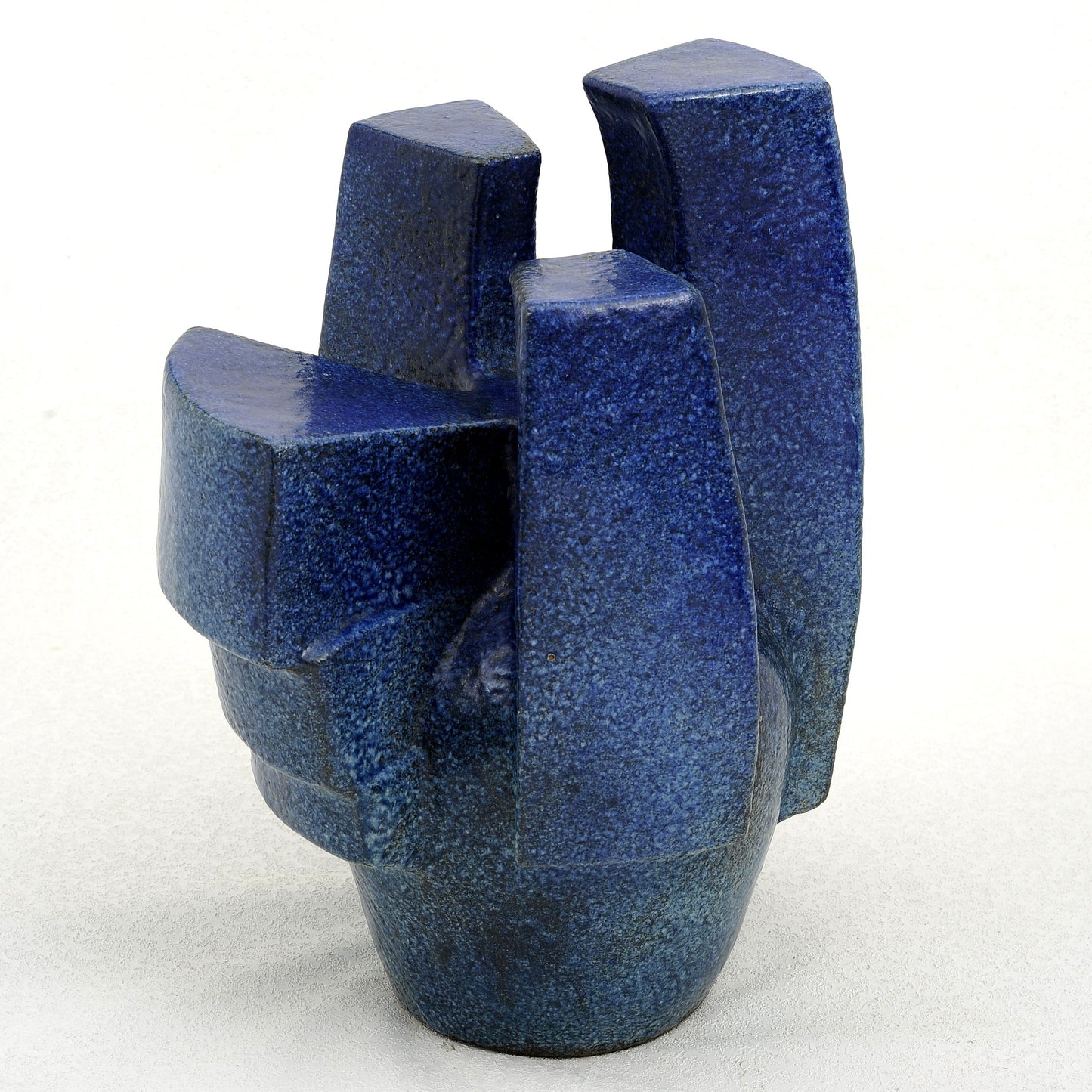 ESCULTURA en gres. Sin título. Jaime Nowinski, Uruguay. Año 1989, 47x47x36 cm