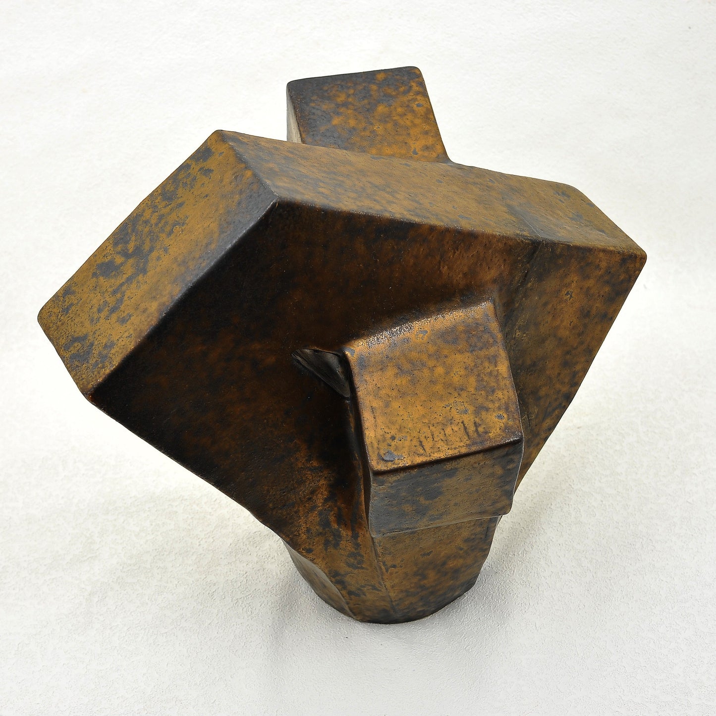 ESCULTURA en gres. Sin título. Jaime Nowinski, Uruguay. Año 1990, 48x48x40cm