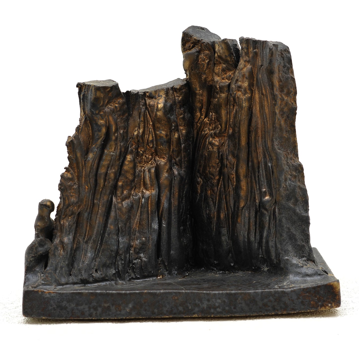 EL CROMEN. Escultura en gres. Ricardo Nowinski, Uruguay. Año 2003, 19x17x12cm