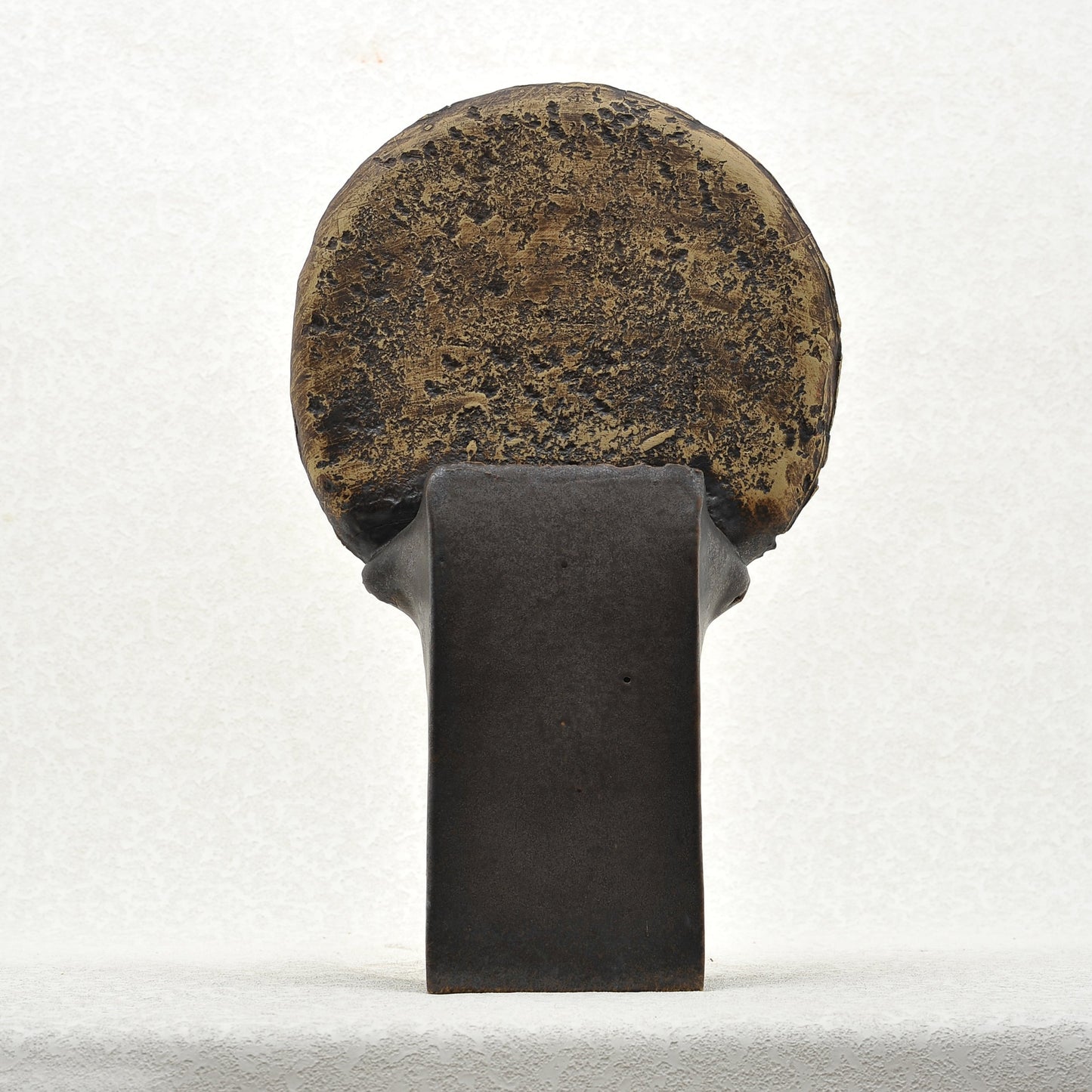 ÁRBOL. Escultura en gres. Ricardo Nowinski, Uruguay. Año 2006, 42x25cm