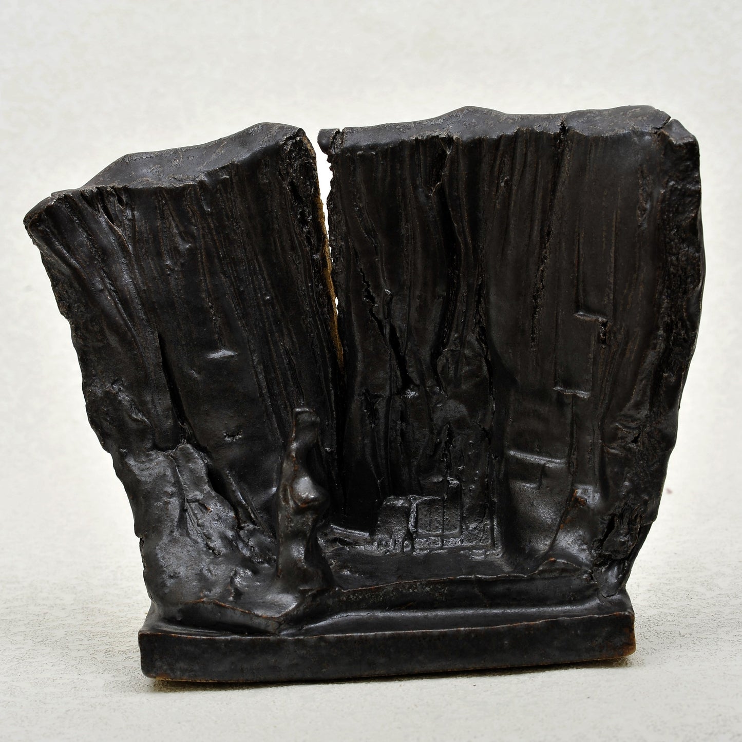 ESCULTURA en gres. Ricardo Nowinski, Uruguay. 26x21cm