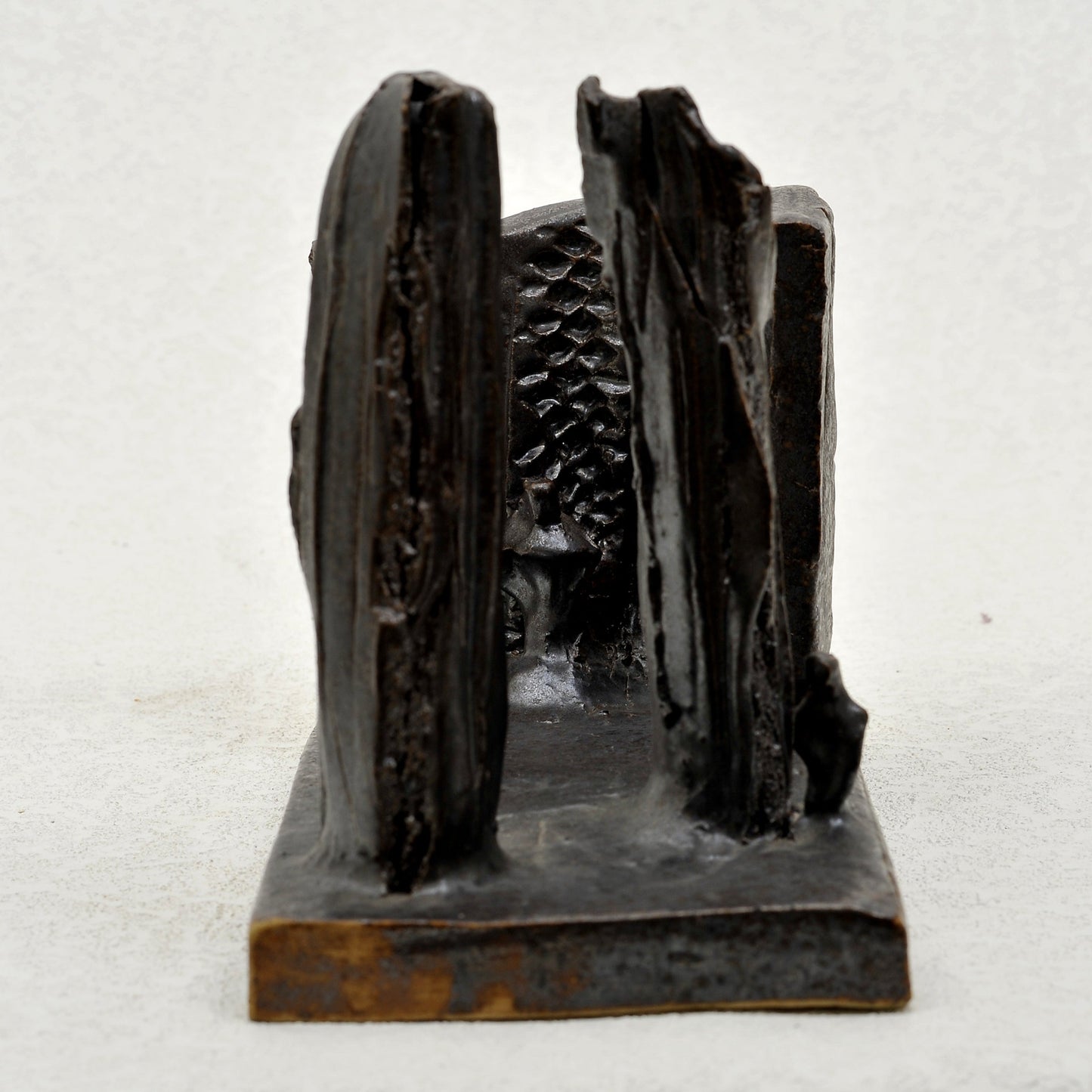 ESCULTURA en gres. Ricardo Nowinski, Uruguay. 23x13cm