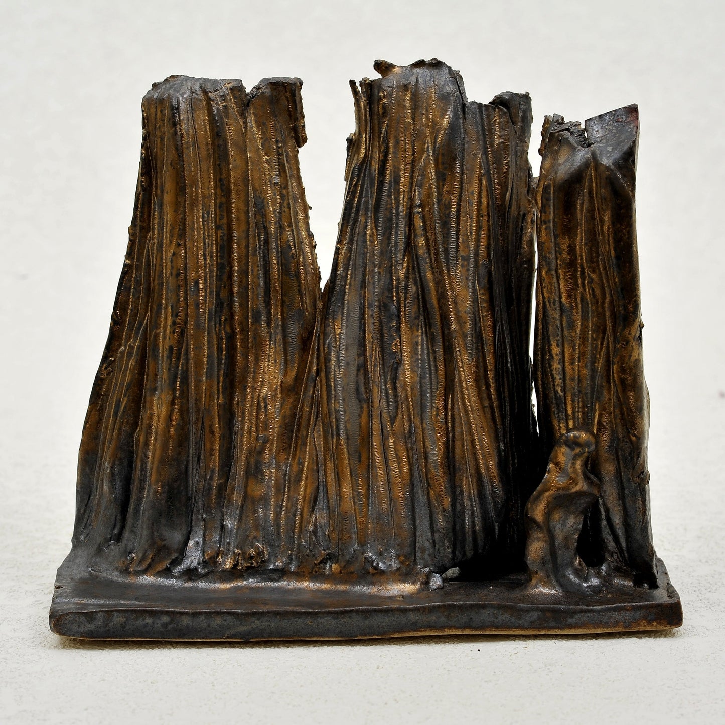 ESCULTURA en gres. Ricardo Nowinski, Uruguay. Año 2003, 18x16x8,5cm