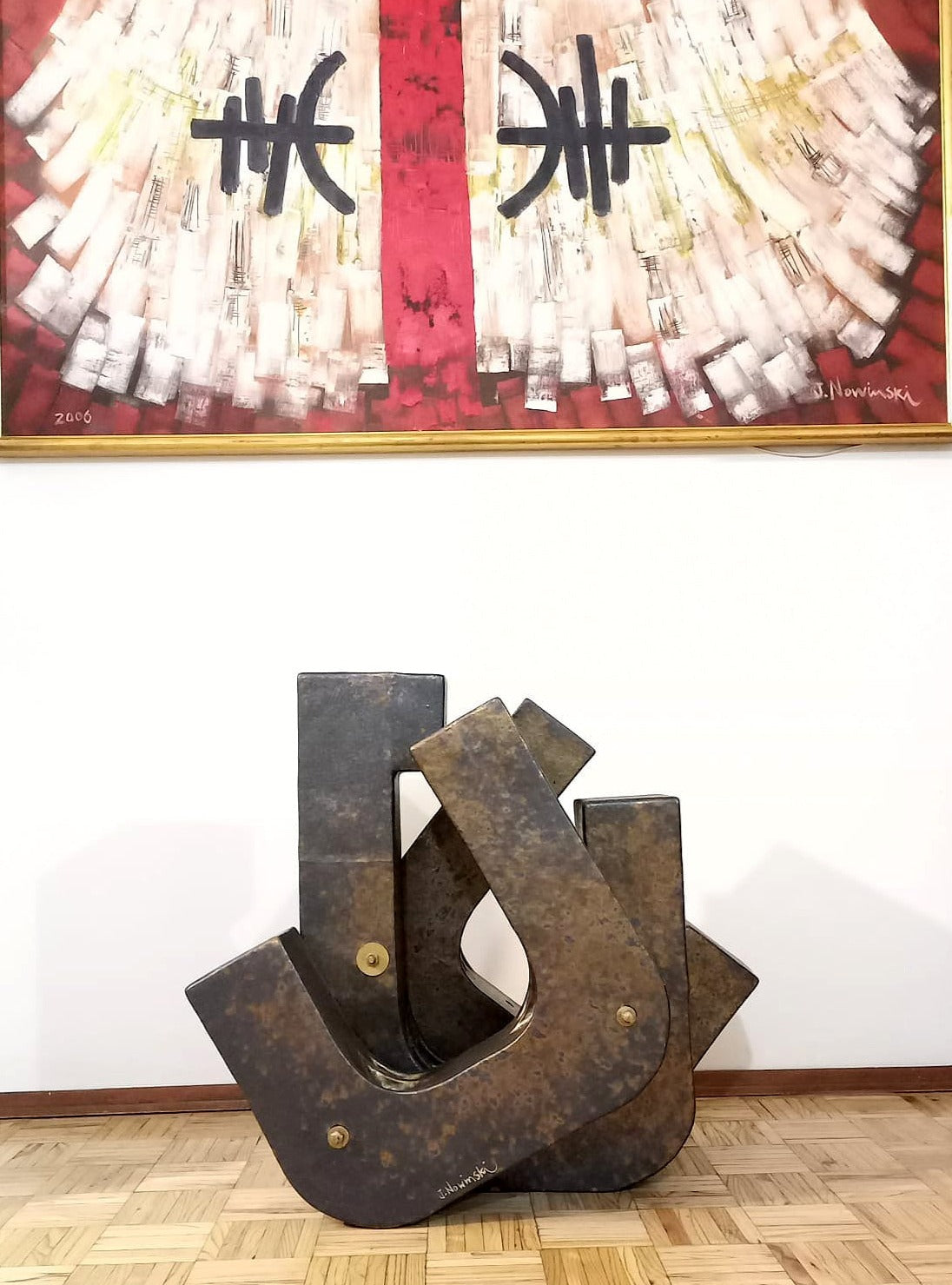 COMPOSICIÓN CON BULONES. Escultura en gres. Jaime Nowinski, Uruguay. 74x80x36cm