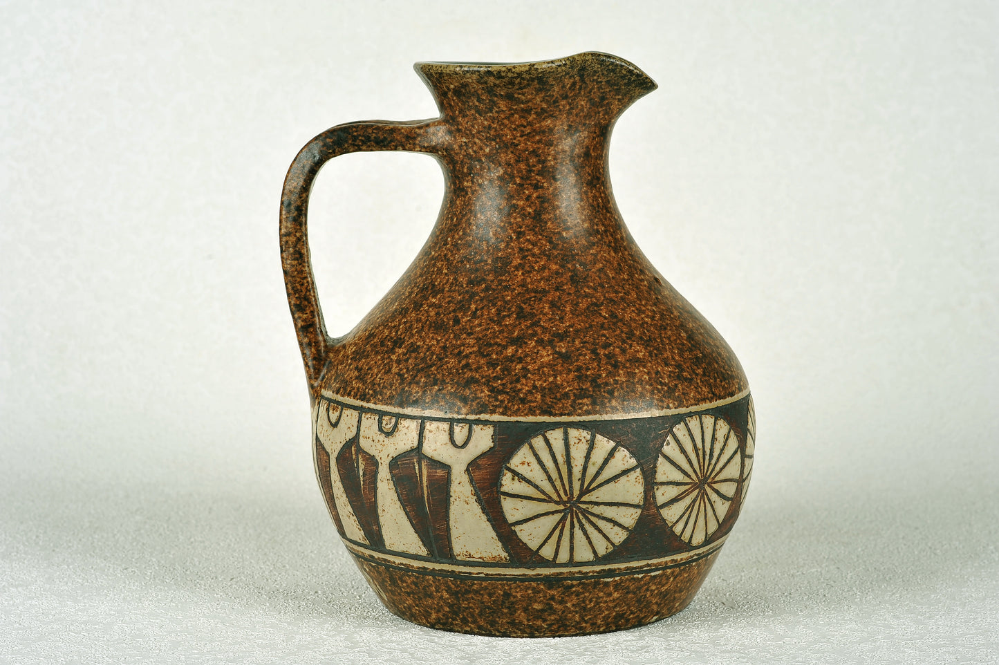 JARRA EN CERÁMICA. Jaime Nowinski, Uruguay. Año 2004, 33x20cm