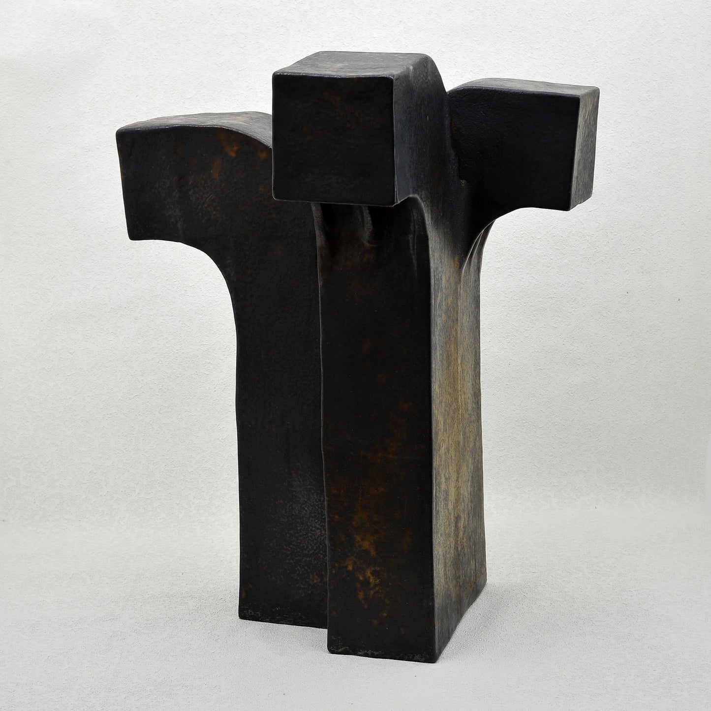 ESCULTURA en gres. Sin título. Jaime Nowinski, Uruguay. Año 1995, 62x49x38cm