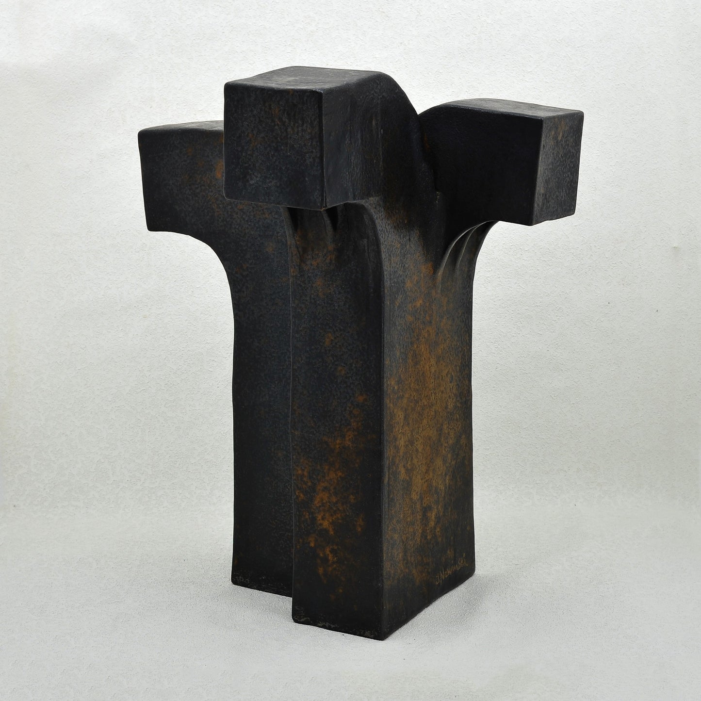 ESCULTURA en gres. Sin título. Jaime Nowinski, Uruguay. Año 1995, 62x49x38cm