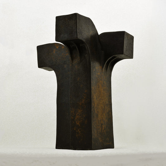 ESCULTURA en gres. Sin título. Jaime Nowinski, Uruguay. Año 1995, 62x49x38cm