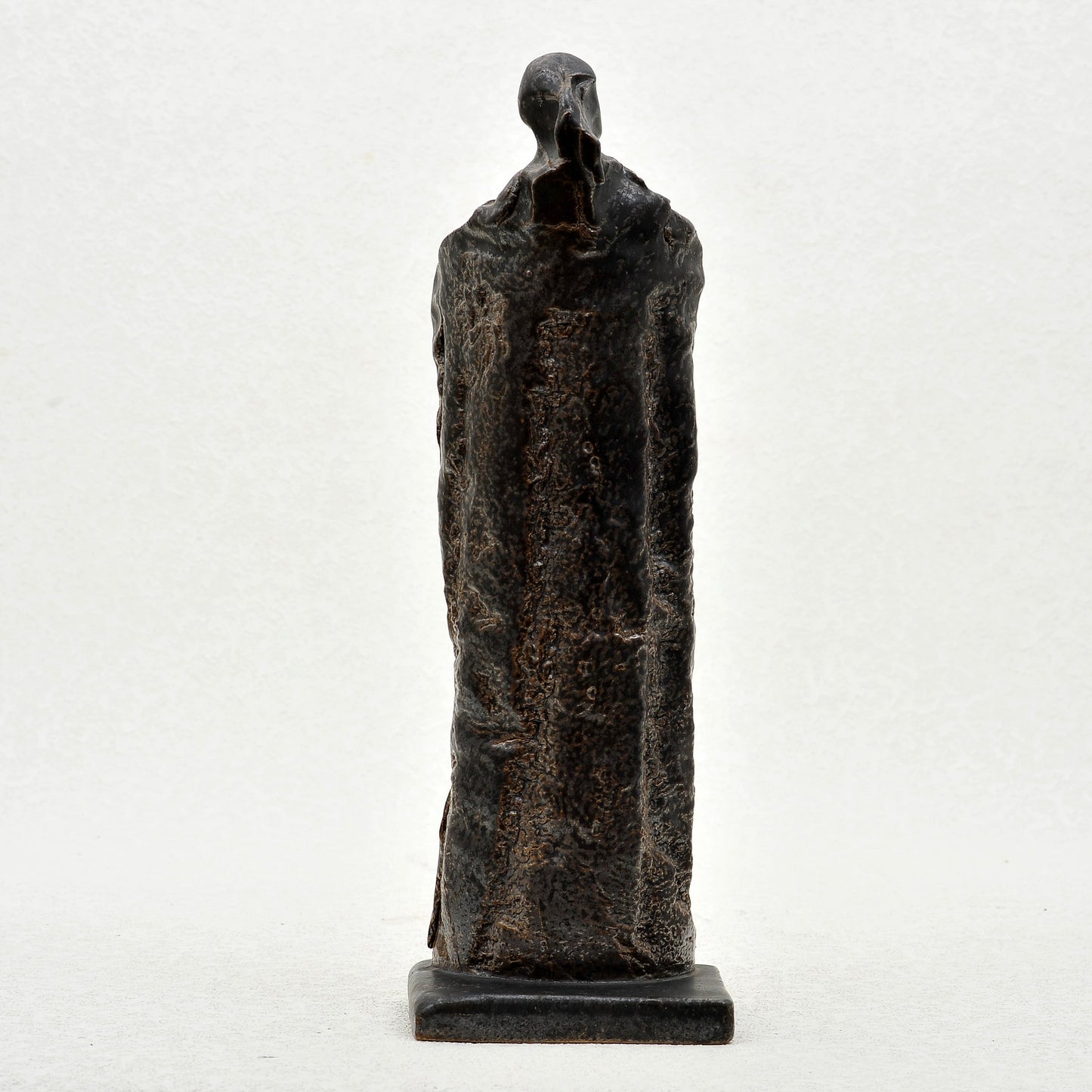 ESCULTURA en gres. Sin título. Ricardo Nowinski, Uruguay. 37,5x12 cm