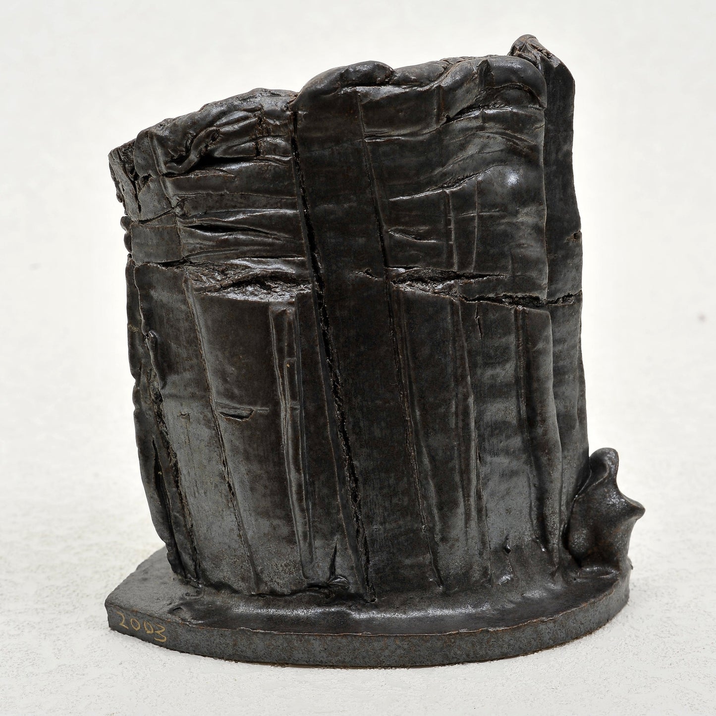 ESCULTURA en gres. Ricardo Nowinski, Uruguay. Año 2003, 15x18x11cm