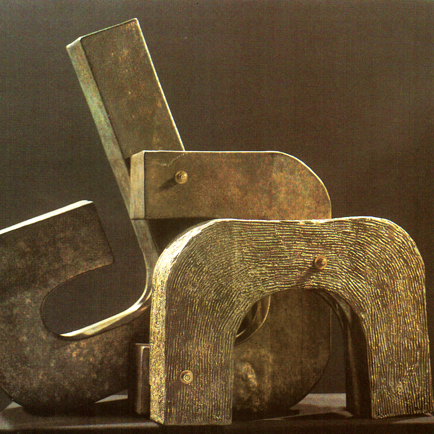 COMPOSICIÓN ENSAMBLADA. Escultura en gres. Jaime Nowinski, Uruguay. Año 1990, 74x86cm