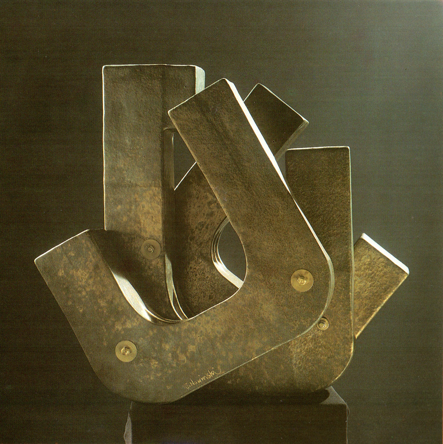 COMPOSICIÓN CON BULONES. Escultura en gres. Jaime Nowinski, Uruguay. 74x80x36cm